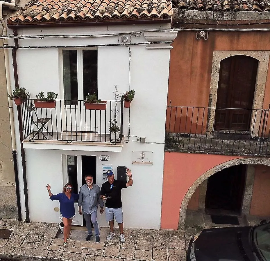 Antico Mercato Ragusa 0*,