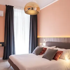 ita-domus.taorminaitalyhotels.com/